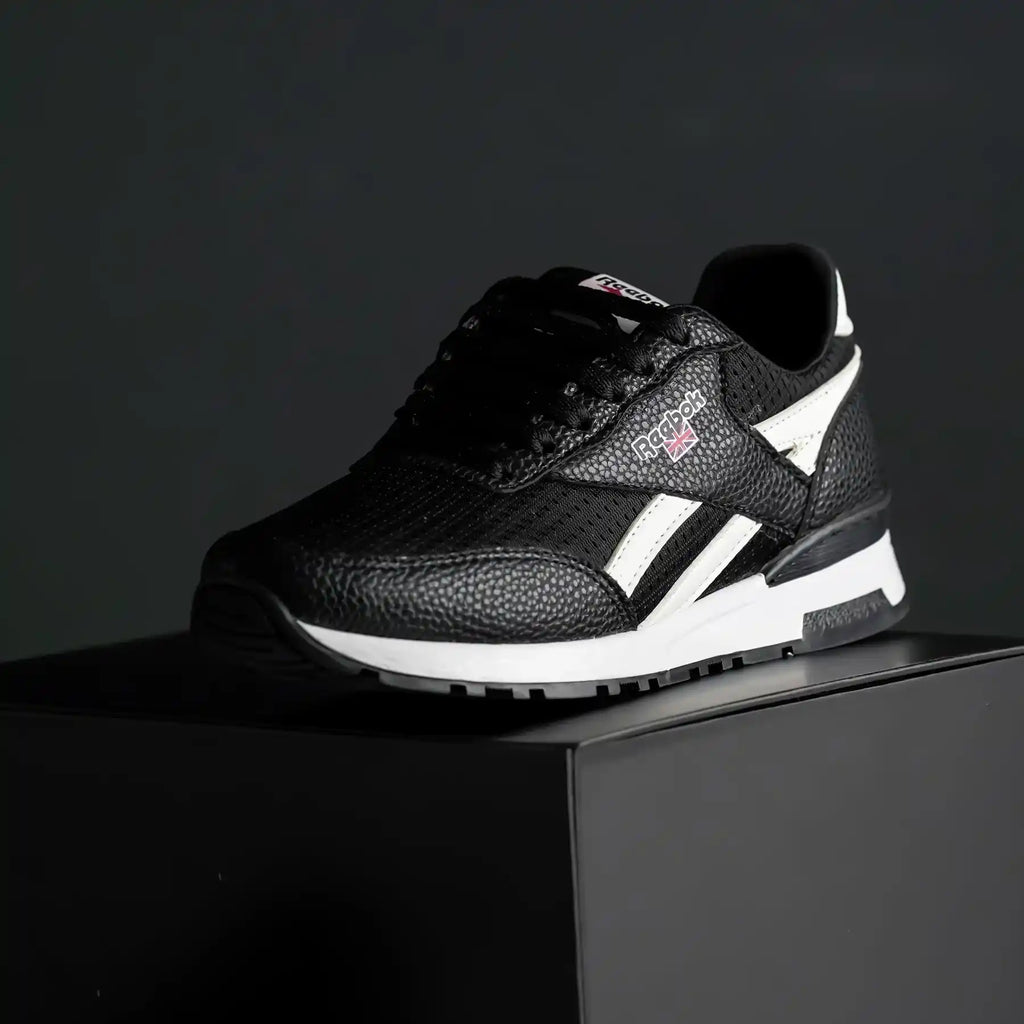 ℝ𝕖𝕖𝕓𝕠𝕜