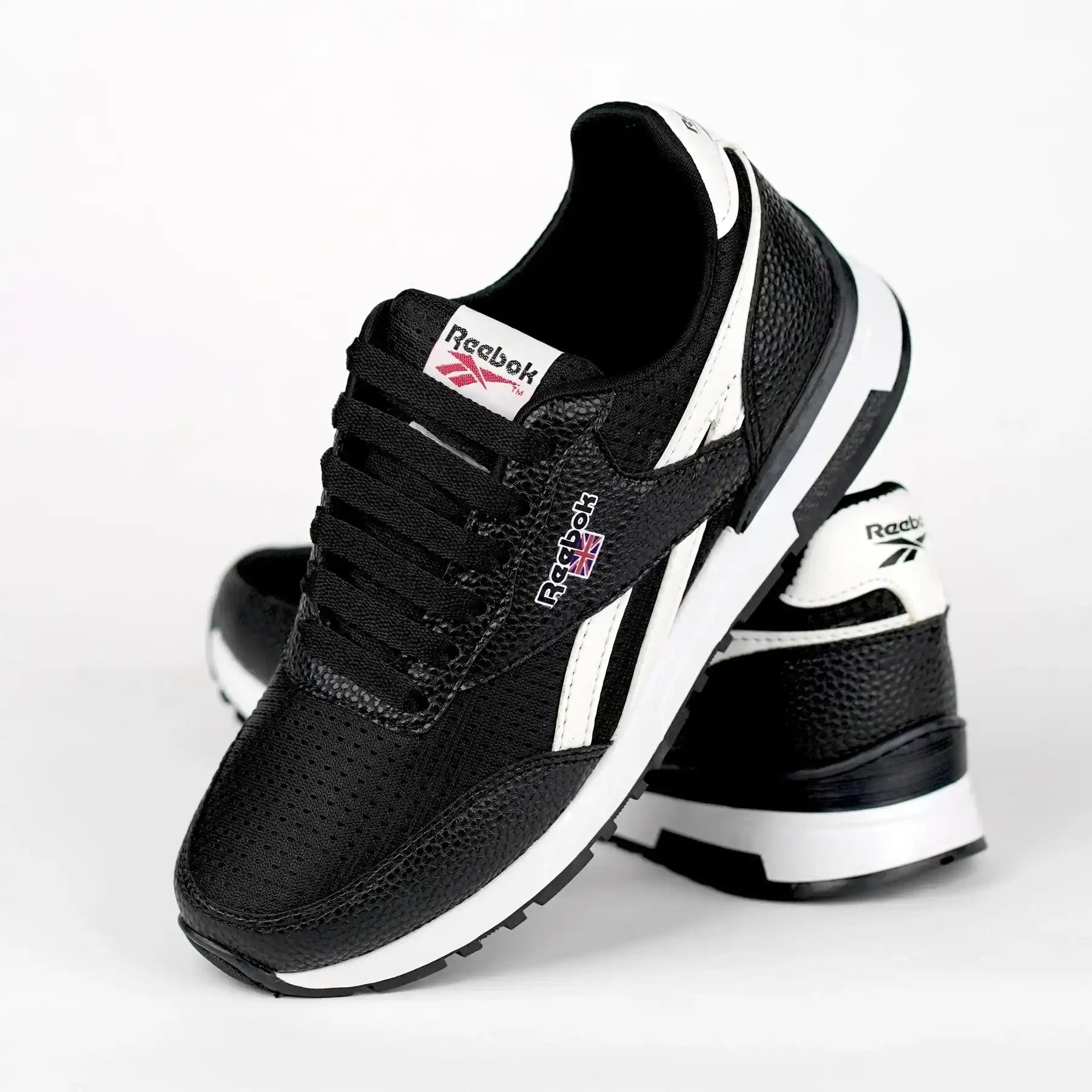 ℝ𝕖𝕖𝕓𝕠𝕜